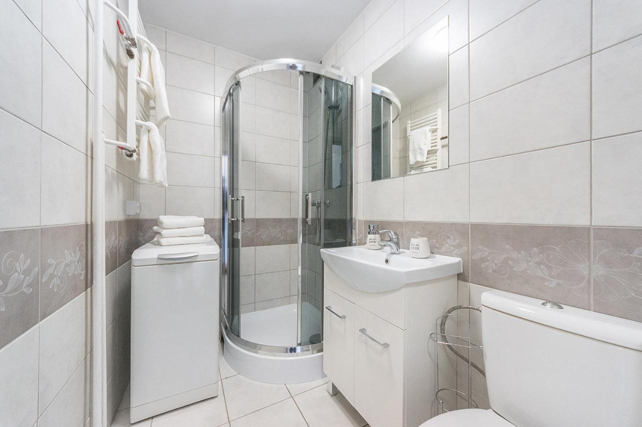 Glow Apartments, Apartament Kolobrzeska グダニスク エクステリア 写真